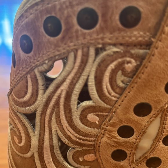 Ariat cowboy boots - Picture 2 of 7